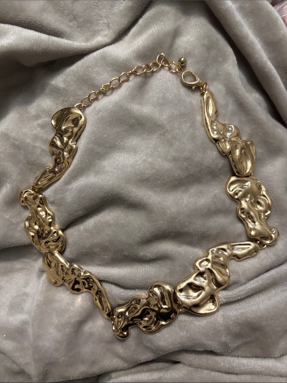 Gold Sculpted Link Necklace - Women's Fashion Jewelry